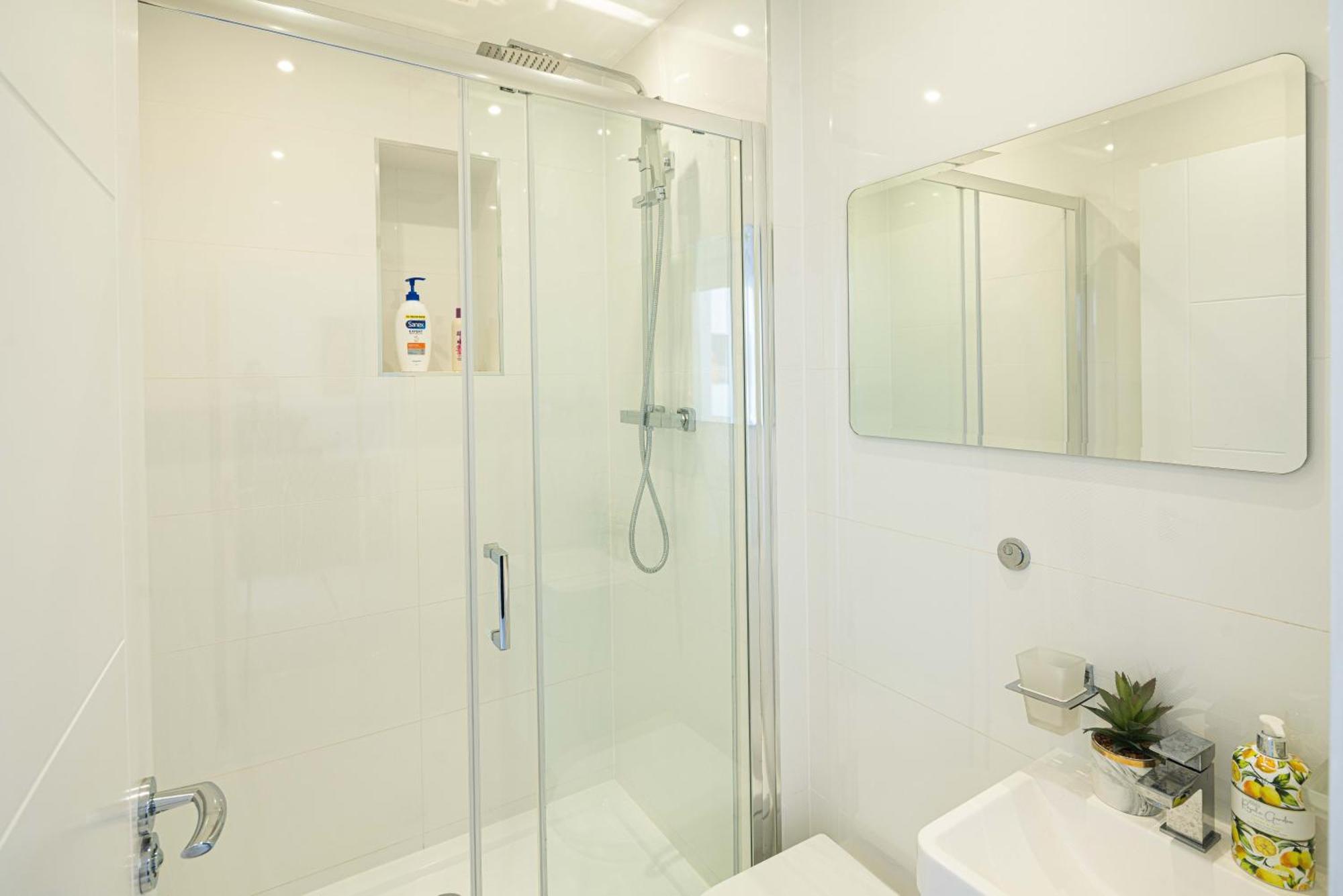 Charming Newly Refurb 2-Bed 2-Bath Whole Apartment Near Hyde Park & Kensington, Prime Paddington Location Zone 1 Londres Exterior foto