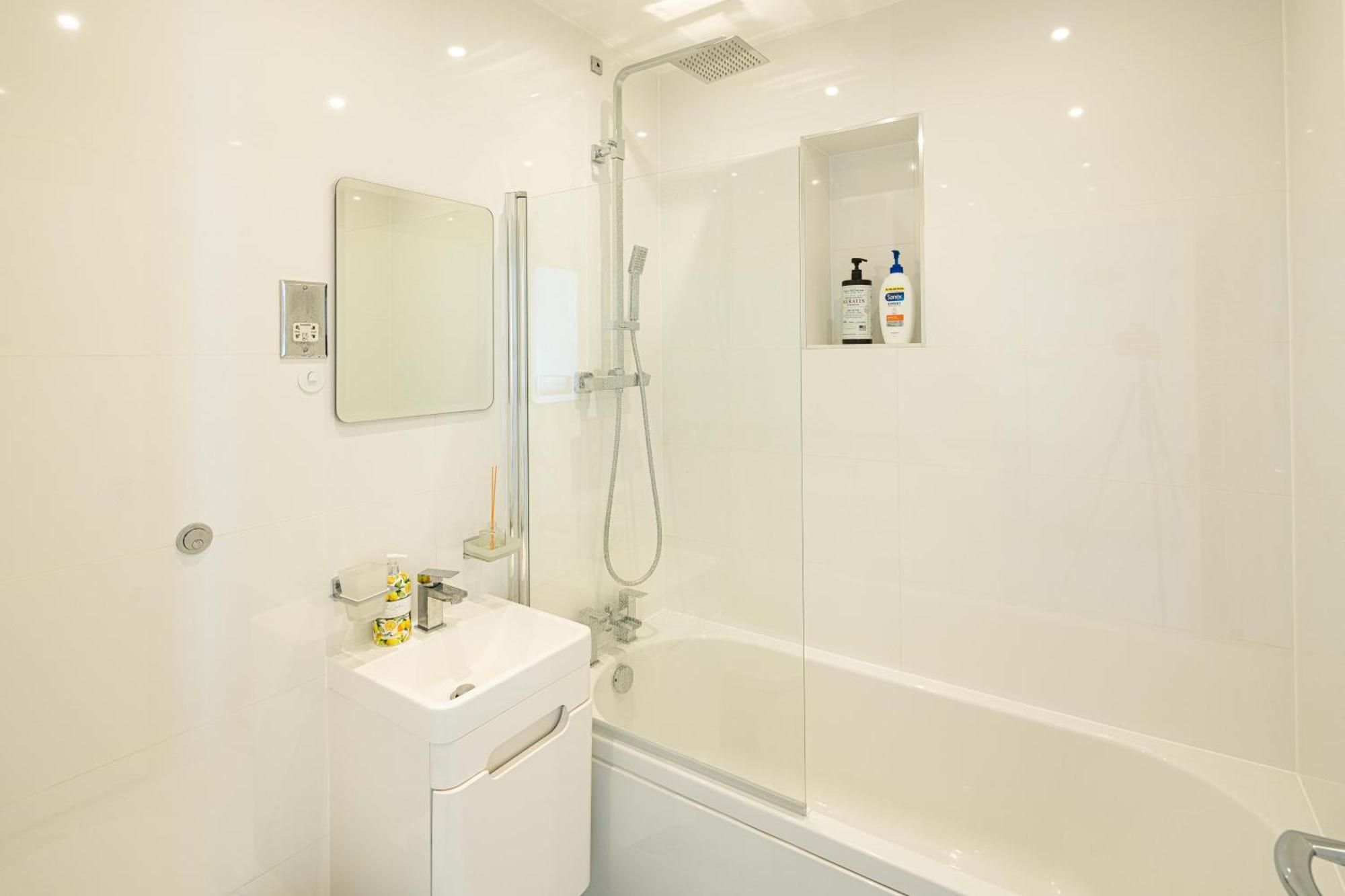 Charming Newly Refurb 2-Bed 2-Bath Whole Apartment Near Hyde Park & Kensington, Prime Paddington Location Zone 1 Londres Exterior foto